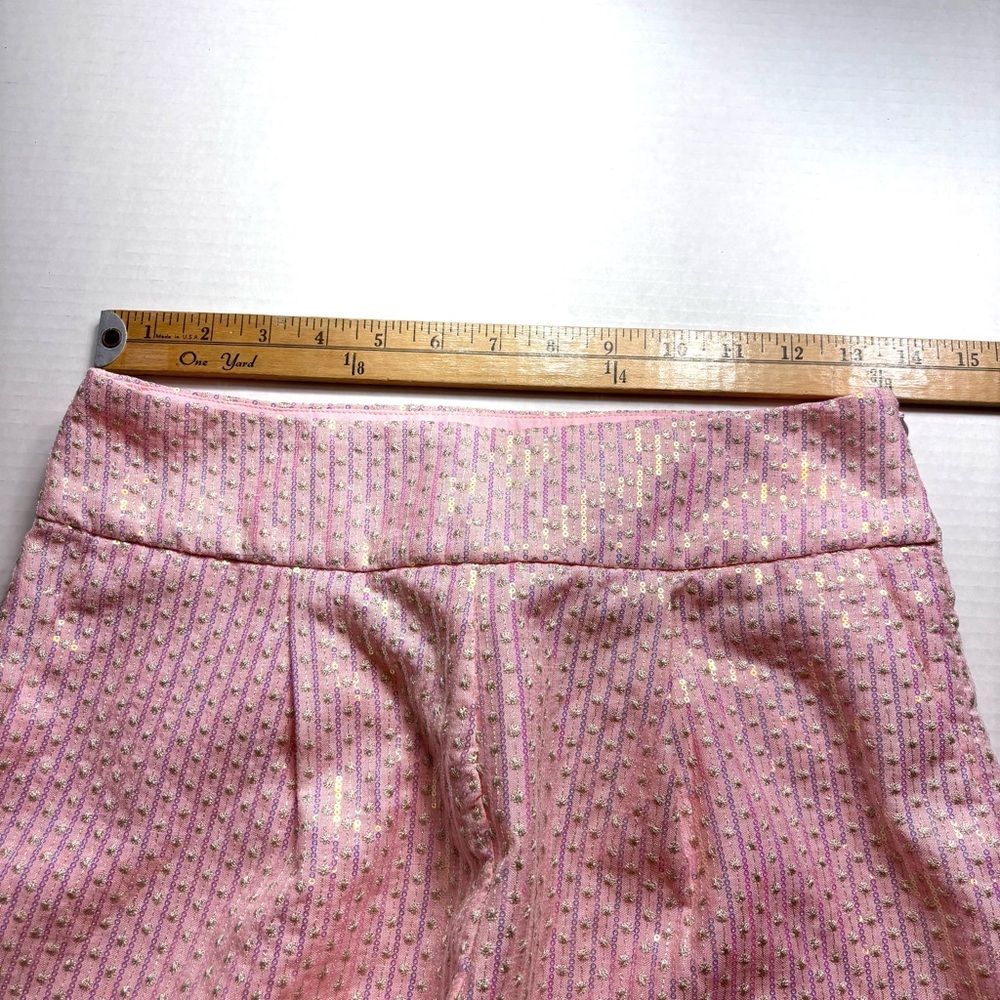 Sequins Embroidered Shorts Pink 3” inseam Pleated Pockets Women’s size 4 NWOT - Picture 5 of 14
